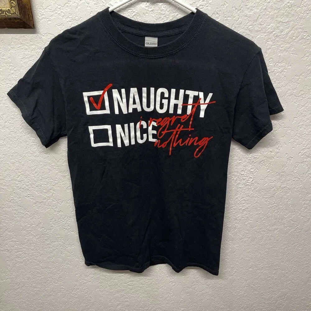 Gilden S Nice Naughty I Regret Nothing Christmas List Santa Short Sleeve T-Shirt
